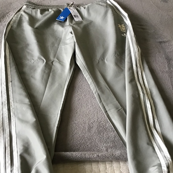 ADIDAS HOOP CITY 3-STRIPE TRACK PANTS - Picture 15 of 16
